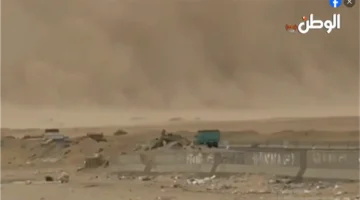 عاصفة ترابية.. مستوى الرؤية يتراجع بشدة على طريق الفيوم والصعيد مع توقعات استقرار الطقس قريبًا